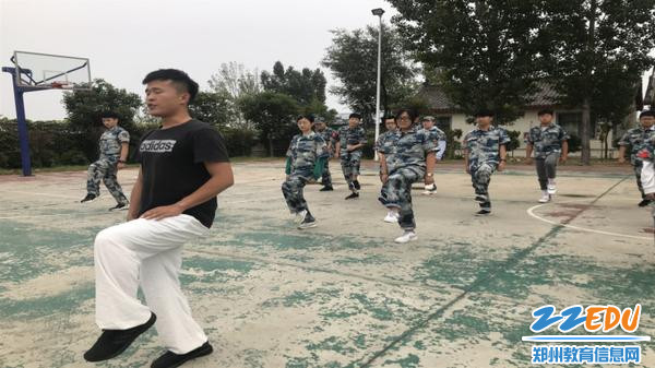 新高一学子习得太极拳_副本